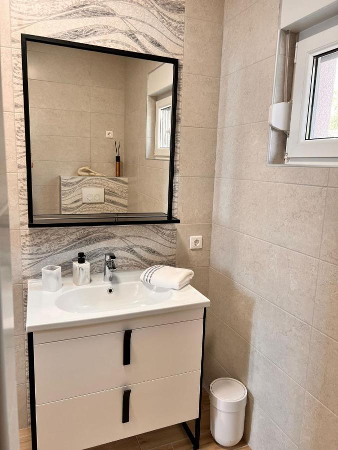 Apartmani Tin Starigrad Paklenica Zewnętrze zdjęcie
