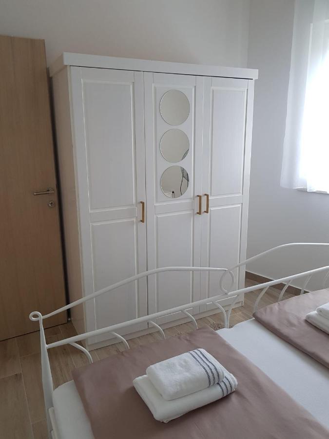 Apartmani Tin Starigrad Paklenica Zewnętrze zdjęcie