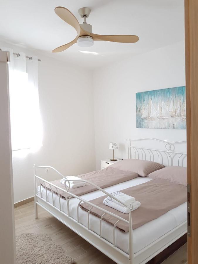 Apartmani Tin Starigrad Paklenica Zewnętrze zdjęcie